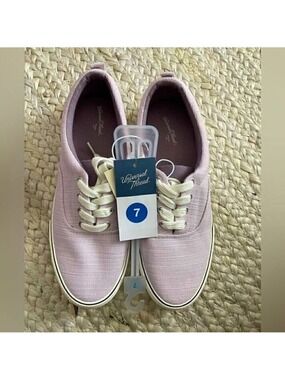 Universal Thread Canvas Sneakers Purple Size 7